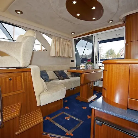 Hotelyacht Galion Fly *